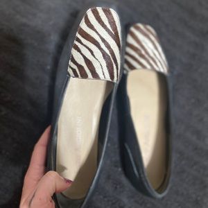Adorable zebra print loafers!